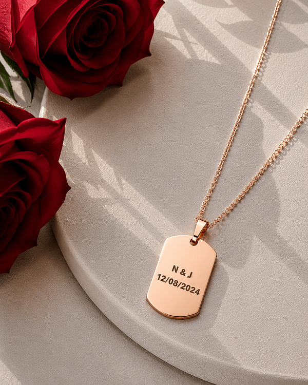 Collier plaque or rosé personnalisé - Memory Tag gravé Florare Collier plaque Memory Tag or rosé personnalisée Florare, gravure sur mesure, idée cadeau bijou